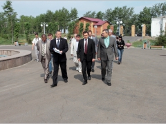 Сегодня Глава города Эдхам Акбулатов, в преддверии Дня города, провел выездное совещание по вопросам благоустройства Красноярска