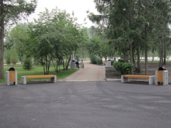 В Парке имени 1 мая в Ленинском районе Красноярска была установлена новая городская мебель