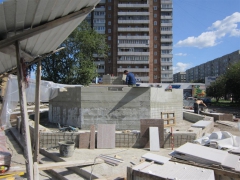 В Красноярске в сквере у ДК «Правобережный» идет сооружение фонтана