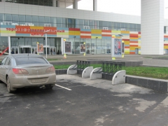 У торгово-развлекательного комплекса «Планета» установлены велопарковки серии «Спорт» (г. Красноярск)