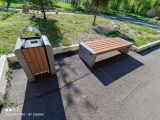 ГК Стимэкс выставила отреставрированные скамейки и урны на территории озера-парка Западный.